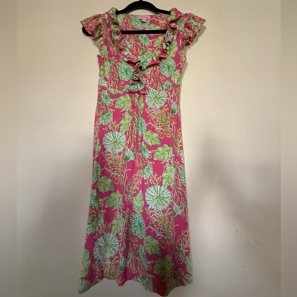 Lilly Pulitzer Dresses & Skirts - Lilly Pulitzer Floral Pink and Green Ruffle Dress. Women’s extra small.